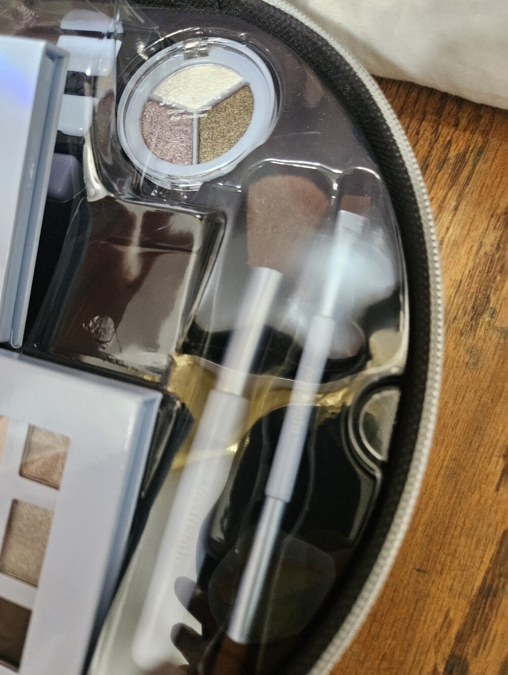 JoyBright by Ulta Beauty "Disco Dreams" Beauty Box Retail $167. Make Up All New - Picture 4 of 8